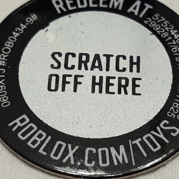 Roblox Series 10 Kingdom Simulator Cavalier Brown Box Figure With Code New - Picture 4 of 11